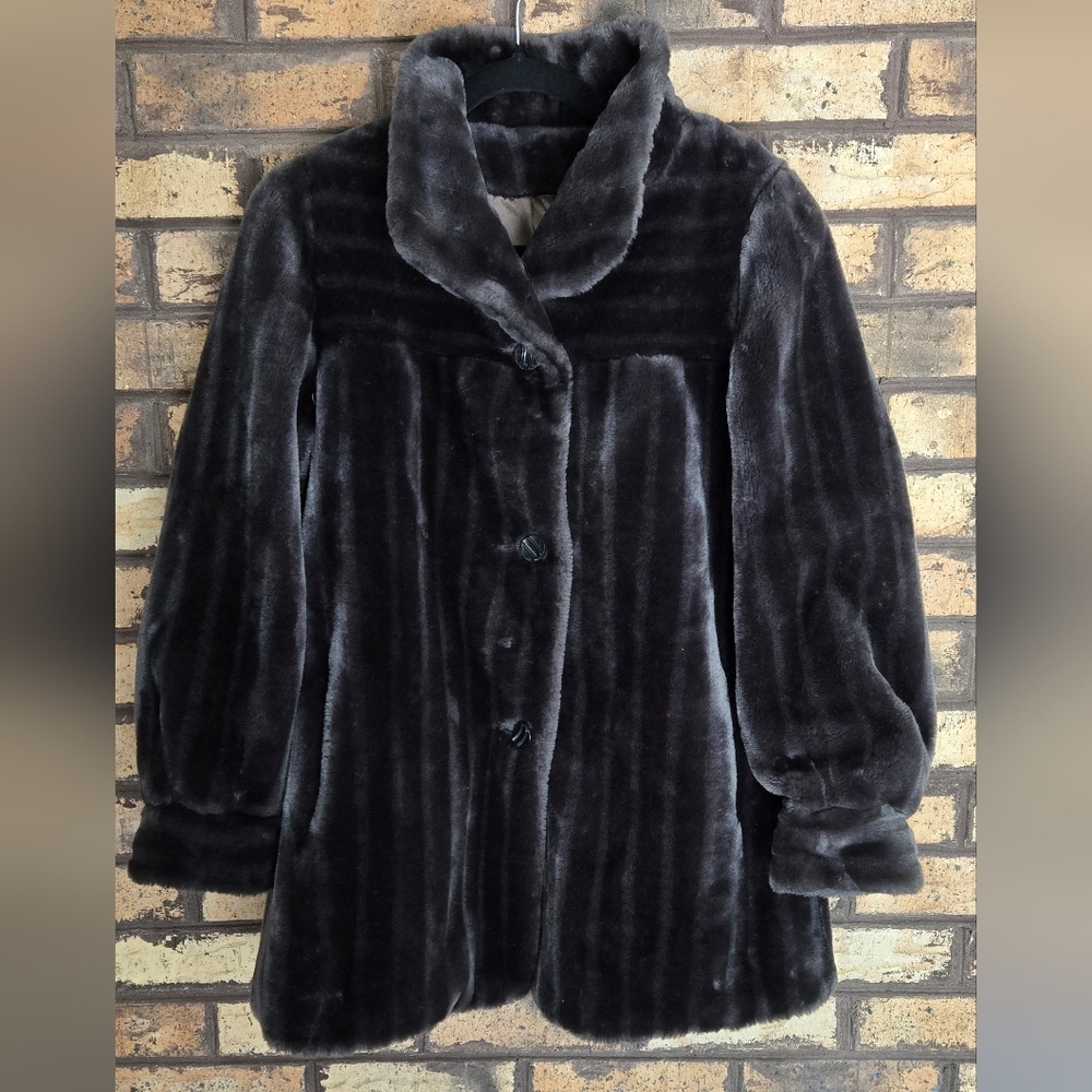 C- Vintage Sealane by Hillmoor faux fur coat